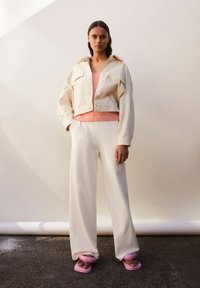 ARMEDANGELS HIMAARI - Stoffhose - oatmilk