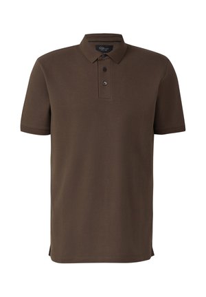 Brązowa koszulka polo z krótkim rękawem, kołnierzykiem i plisą na trzy guziki, wykonana z gładkiej tkaniny, przedstawiona na białym tle.