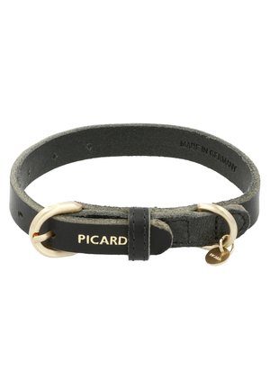 Schwarzes Lederarmband mit einer goldenen Metallschnalle. Es verfügt über eine strukturierte Oberfläche und ein geprägtes Logo. Die Innenseite ist mit "MADE IN GERMANY" gekennzeichnet.