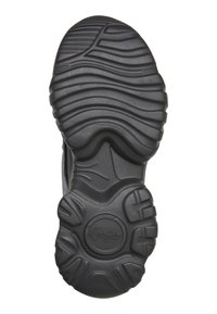 Semelle de chaussure noire avec motifs de bande de roulement ondulés et texturés et logo circulaire embossé près du talon pour une meilleure adhérence et traction.