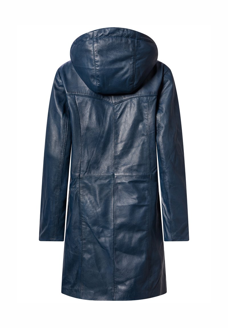 Marineblaue Lederjacke mit Kapuze, ausgestattet mit einer glatten Oberfläche, langen Ärmeln und einem geraden Schnitt. Sauberes Design mit minimalen Akzenten.