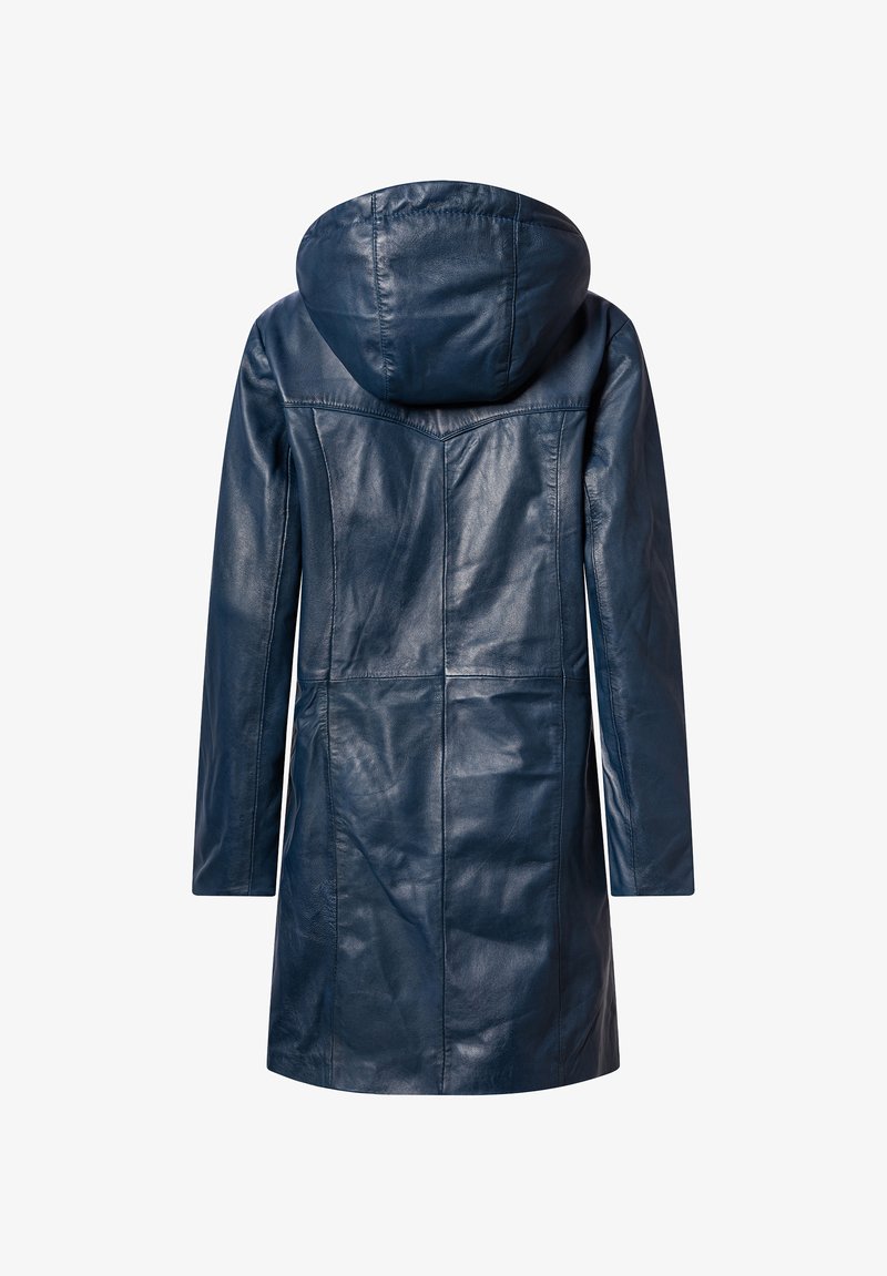 Marineblaue Lederjacke mit Kapuze, ausgestattet mit einer glatten Oberfläche, langen Ärmeln und einem geraden Schnitt. Sauberes Design mit minimalen Akzenten.