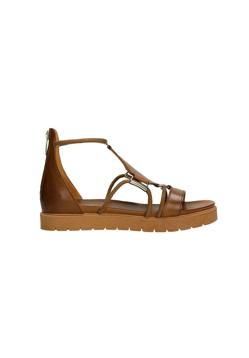 Sandalo in pelle marrone con design a T-strap, tomaia testurizzata e suola in gomma. Presenta una zip laterale per una facile calzata.
