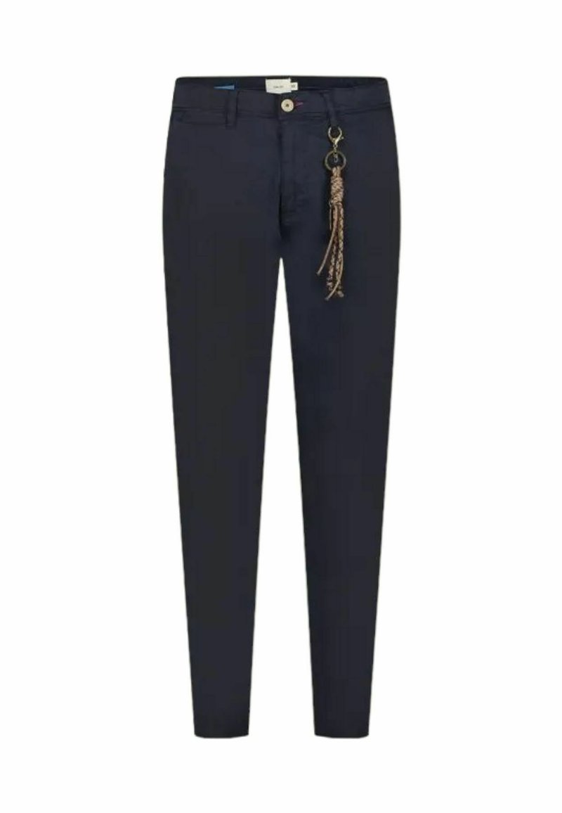 Pantaloni fitted blu navy in misto cotone, con un anello in metallo dorato e un accento intrecciato attaccato al passante anteriore della cintura.