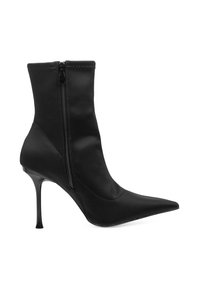 Bota negra de tobillo con punta afilada, hecha de tejido suave, con cremallera lateral y un alto tacón de aguja.