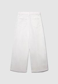 Pantaloni bianchi a gamba larga in cotone, caratterizzati da una vita alta, due tasche posteriori e una texture pulita e liscia con una silhouette dritta.