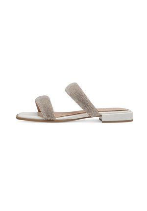 Sandale à glissière avec deux brides métalliques texturées et un petit talon carré blanc. La palette de couleurs comprend des tons beige et gris clair.