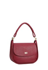 Borsa a mano in finta pelle rossa con una forma strutturata, parte superiore arrotondata, chiusura a patta e dettagli in hardware dorato. Inclusa una corta tracolla.