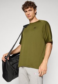 Champion C-TECH khaki