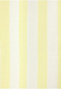 Tessuto intrecciato con strisce verticali alternate di spessore spesso e sottile in giallo pallido e bianco sporco, con una finitura leggermente testurizzata.