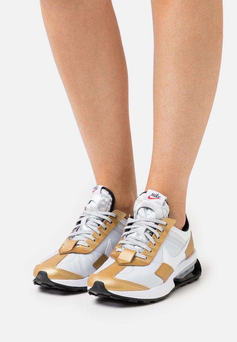 Nike Sportswear Sneakers - white