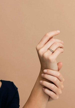 CHRIST Ring - gelbgoldfarben