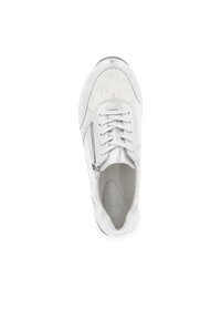 Sneaker bianco con una finitura liscia, dotato di allacciatura frontale e zip laterale. Punta arrotondata e design minimalista con accenti grigi discreti.