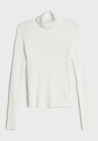 Biała dzianinowa, prążkowana sweter z długim rękawem i stójką, o dopasowanym kroju i lekko falbaniastych brzegach.