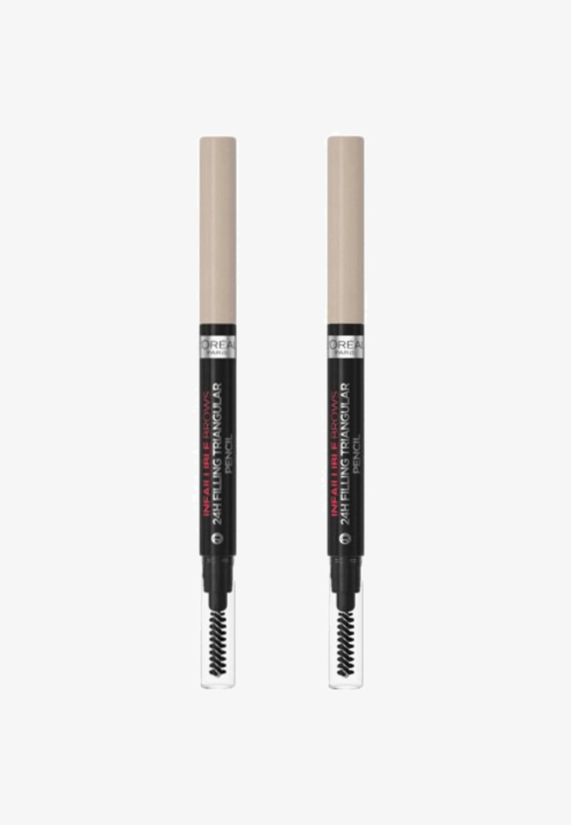 Duo de crayons à sourcils L'Oréal avec des pointes triangulaires. Tubes marron clair, détails noirs et extrémités transparentes avec des brosses spoolie pour une application précise.