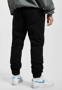DEF Jeansy Relaxed Fit