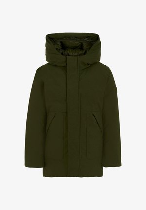 Oliwkowa, pikowana kurtka z dużym kapturem, przednim zapięciem na zamek oraz dwiema kieszeniami po bokach. Posiada gładką, teksturowaną tkaninę.