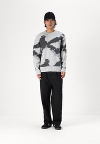 Jack & Jones JCOTRAVIS  - Strickpullover - light grey melange