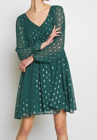 NAF NAF Denní šaty - khaki
