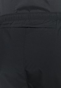 Nike Performance CHALLENGER  - Pantalón corto de deporte - black/silver