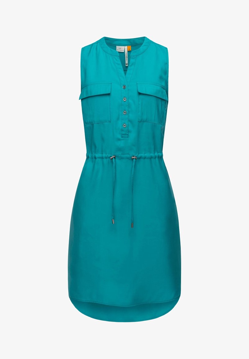 Robe sans manches couleur sarcelle avec deux poches poitrine, des boutons devant, une taille à cordon et un ourlet légèrement arrondi.