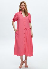 adL FRONT BUTTONED FRILLED  - Blusenkleid - pink