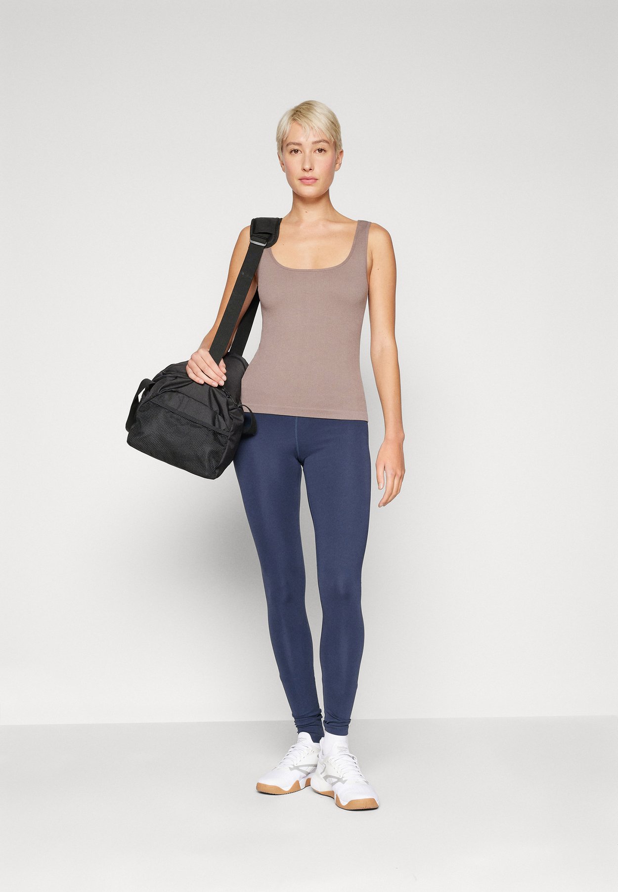 ONPJAIA LIFE SHORT SEAM