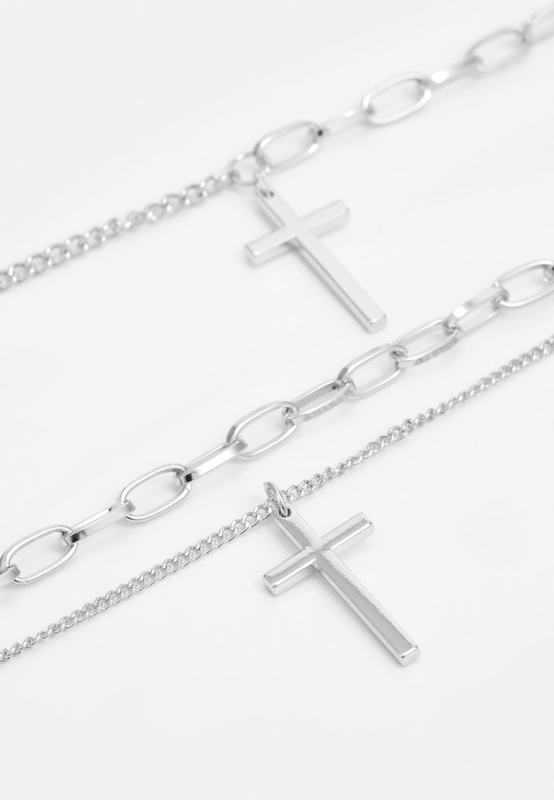 Herren Halsketten | Urban Classics LAYERING CROSS NECKLACE UNISEX Halskette silver-coloured/silberfarben - YW91171 Herren Halsketten | Urban Classics LAYERING CROSS NECKLACE UNISEX Halskette silver-coloured/silberfarben - YW91171