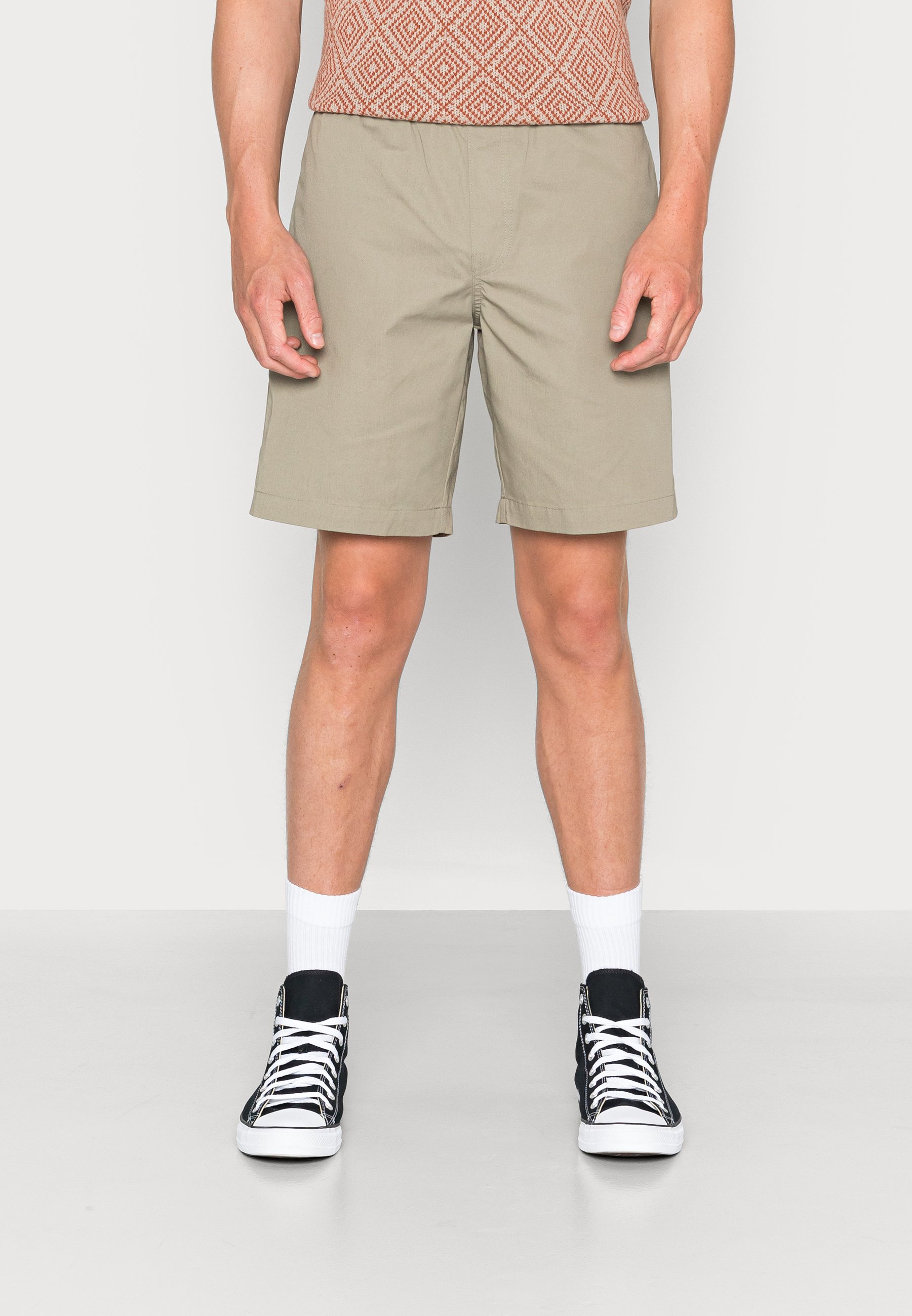 Ropa y zapatos de hombre | Catálogo de moda online en Zalando