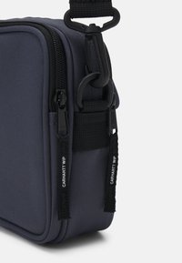 Carhartt WIP ESSENTIALS BAG SMALL UNISEX - Keresztpántos táska - zeus