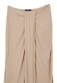 Jupe beige mi-longue avec un détail plissé à l'avant et une taille froncée, fabriquée en tissu léger texturé.