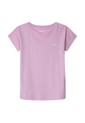 Camiseta de manga corta rosa claro con cuello redondo y un sutil logo blanco en la parte frontal. Está hecha de una tela suave y lisa con un corte casual.