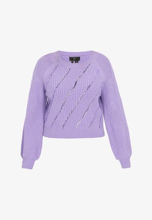 Lila pletená svetr s texturovaným diamond vzorem, zdobený diagonálními stříbrnými flitry a žebrovanými manžetami. Krátký střih, kulatý výstřih.