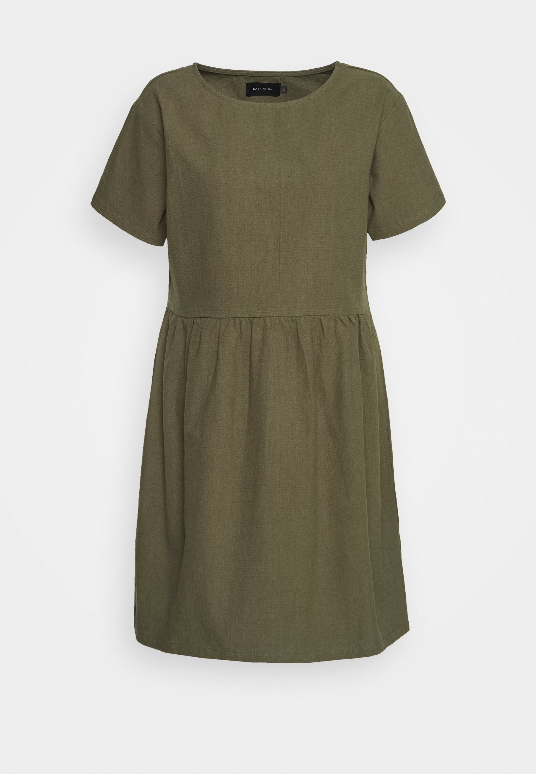 Casa Amuk BOX DRESS Kjole olive Zalando.no Casa Amuk SQUARE NECK CAMI - Bluser - olive