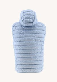 Gilet puffer azzurro chiaro con sezioni trapuntate orizzontali, un alto collo e un cappuccio. Tessuto morbido, materiale leggero, senza chiusure visibili.