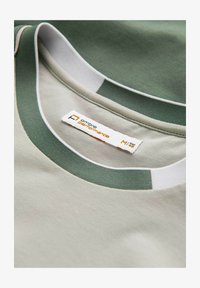 Seleccionado, green