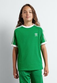 adidas Originals TEE UNISEX - T-shirt med print - green