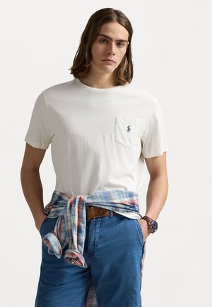 STANDARD FIT COTTON LINEN POCKET T-SHIRT - T-shirt - bas - nevis