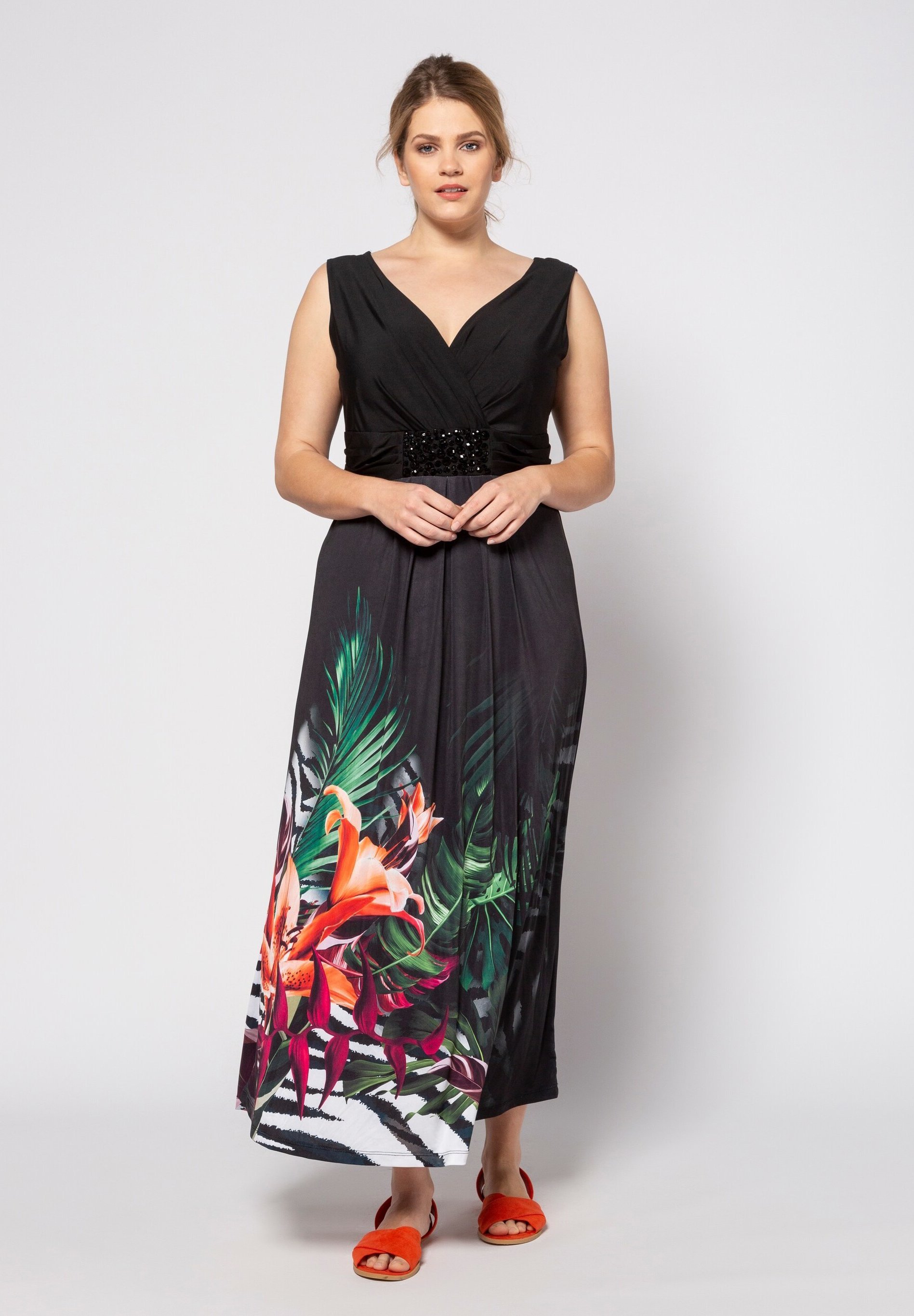 Ulla Popken FLORAL PRINT, BEACH - Maxikleid - multicolor/mehrfarbig -  Zalando.de