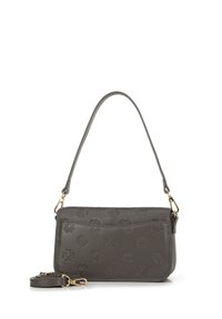 Szara skórzana torebka z wytłaczanymi wzorami, smukły prostokątny kształt, krótki uchwyt oraz regulowany pasek na ramię. Akcenty w kolorze złotym.