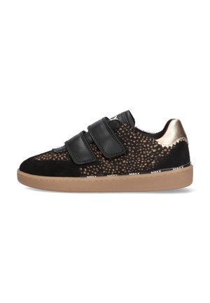 Schwarze und braune Sneaker mit einem Obermaterial aus Wildleder, Klettverschlussriemen und goldenen Akzenten. Mit einem strukturierten Design und einer Gummisohle.