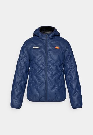 Dunkelblau gesteppte Daunenjacke mit Kapuze, zentralem Reißverschluss, ellesse-Logo-Patches auf der linken und rechten Brust.