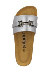 Infradito sintetiche argentate con due cinghie e un dettaglio metallico. Suola sagomata marrone per il comfort. Logo del marchio visibile all'interno.