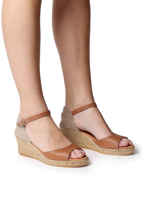 LLIVIA-P - Plateaupumps - tan