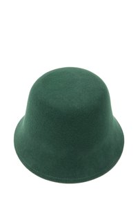 Zielony kapelusz typu bucket z filcu o miękkiej fakturze, zaokrągloną koroną i szerokim, przeszywanym rondem. Prosty design, bez dodatkowych akcentów czy wzorów.