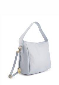 Weiches hellblaues Lederhandtasche mit strukturiertem Design, verstellbarem Trageriemen, goldenen Akzenten und strukturierter Oberfläche.