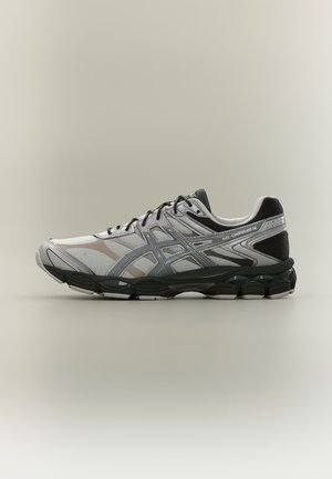ASICS SportStyle, GEL CUMULUS 16 UNISEX - Маратонки - glacier grey/carbon