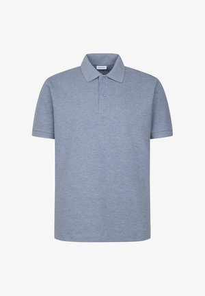 Jasnoniebieska koszulka polo z krótkim rękawem, dwoma guzikami i klasycznym kołnierzykiem, prezentowana na białym tle.