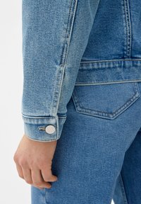s.Oliver Veste en jean - himmelblau