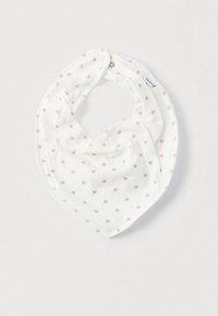 Λευκή βαμβακερή σαλιάρα με ροζ μοτίβα καρδιάς, τριγωνικό σχήμα, κούμπωμα με πατιλέτα στο λαιμό και απαλό ύφασμα. Διαθέτει ραμμένο περίγραμμα.